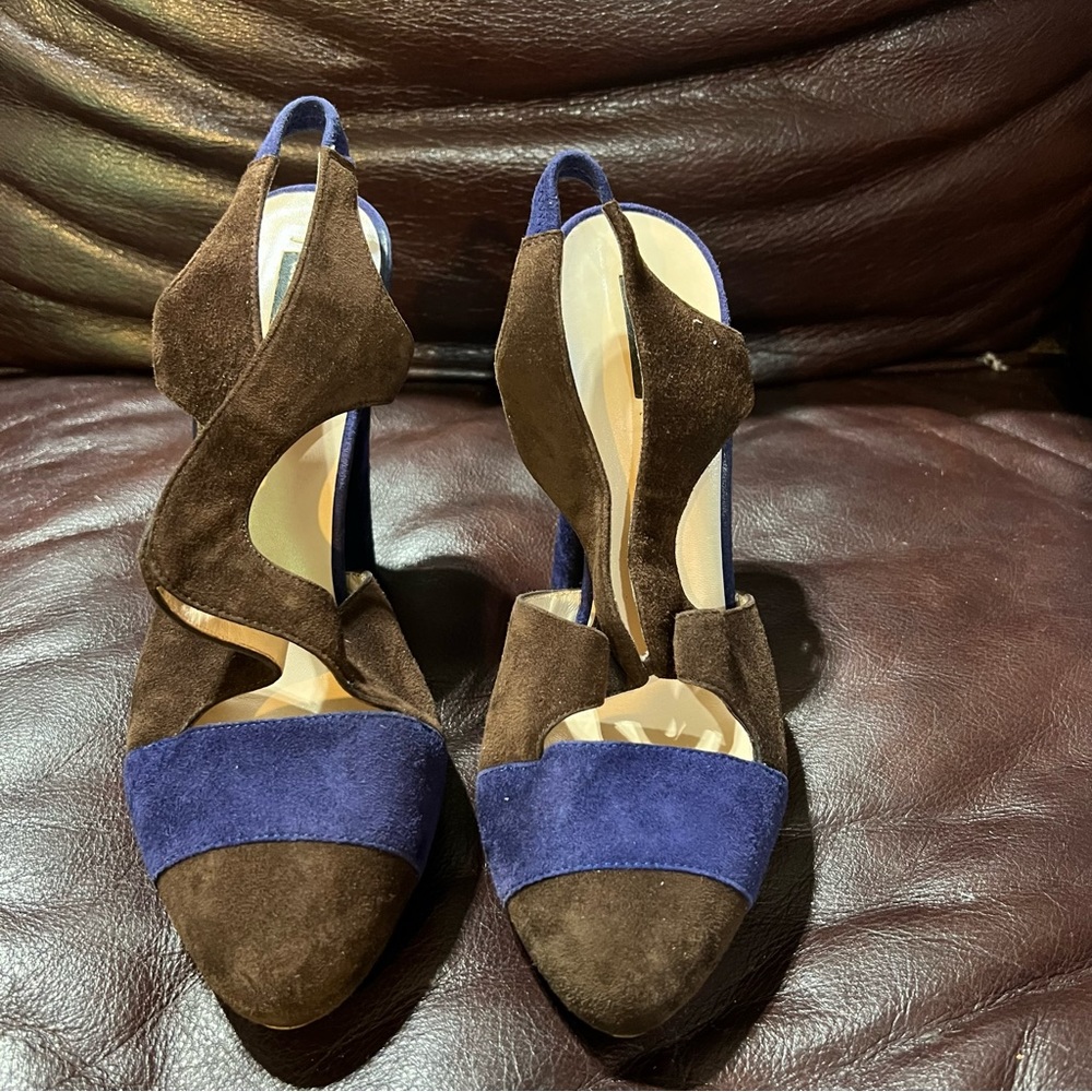 Georgio Armani Heels pre-owned size 36 1/2